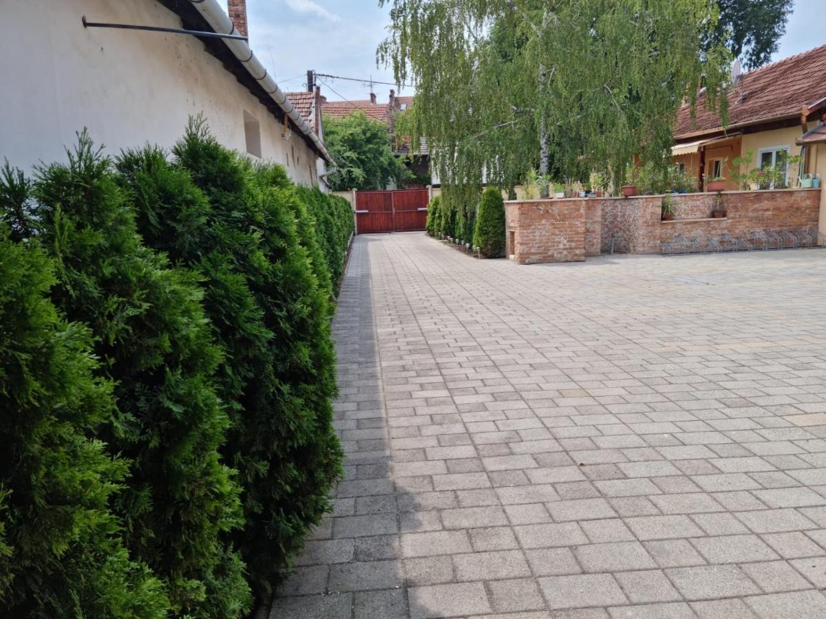 Belvárosi Pihenőház Bekescsaba Exterior foto